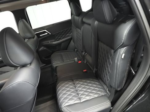 Used 2025 Mitsubishi Outlander SEL AWD/4WD image 38