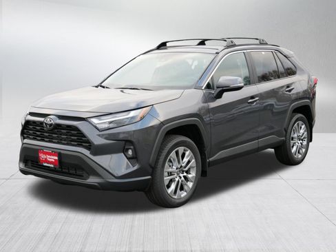 Certified 2025 Toyota RAV4 XLE Premium image 3