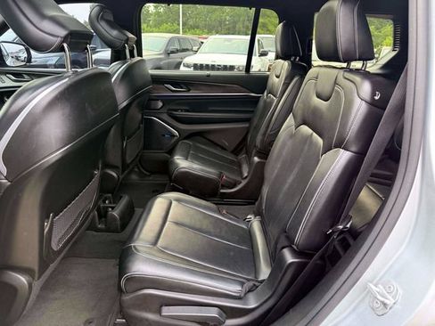 Certified 2023 Jeep Grand Cherokee L Overland w/ Luxury Tech Group IV AWD/4WD image 15