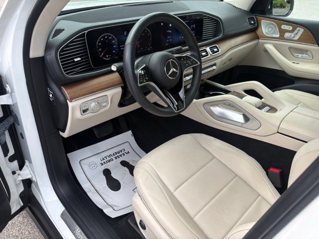Used 2024 Mercedes-Benz GLS 450 4MATIC image 22