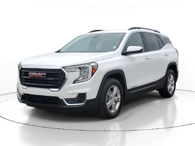 Used 2024 GMC Terrain SLE w/ Driver Convenience Package AWD/4WD image 2