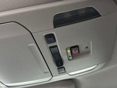 Used 2025 Toyota Highlander LE image 25