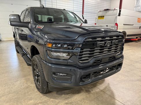 Used 2025 RAM 2500 Big Horn AWD/4WD image 1