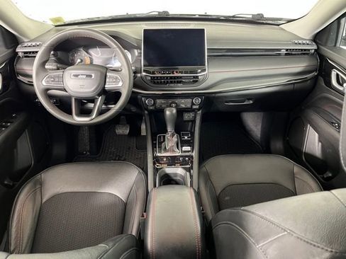 Used 2022 Jeep Compass Trailhawk image 40