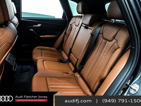 Used 2025 Audi Q5 e Premium Plus w/ Premium Plus Package image 8