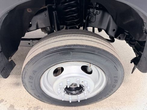 Used 2012 Ford F550 4x4 Crew Cab Super Duty w/ Payload Upgrade Pkg image 17