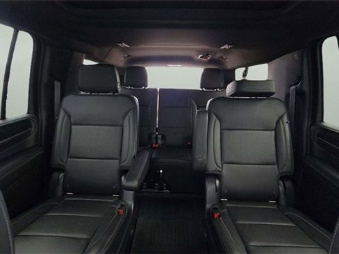 Used 2022 GMC Yukon XL Denali image 10