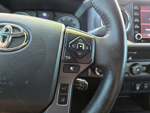 Used 2020 Toyota Tacoma TRD Sport AWD/4WD image 18