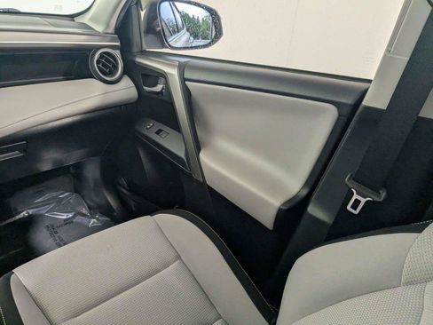 Used 2018 Toyota RAV4 XLE FWD image 42
