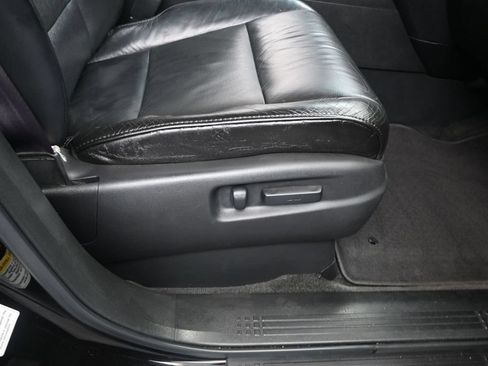 Used 2011 Honda Pilot Touring image 11