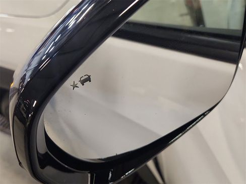 Certified 2023 Chevrolet TrailBlazer RS w/ Sun and Liftgate Package image 33