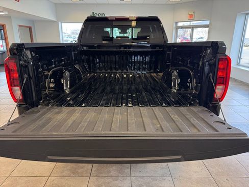Used 2025 GMC Sierra 1500 Elevation w/ Preferred Package AWD/4WD image 19