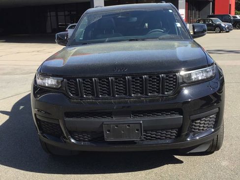 Used 2023 Jeep Grand Cherokee L Laredo AWD/4WD image 2