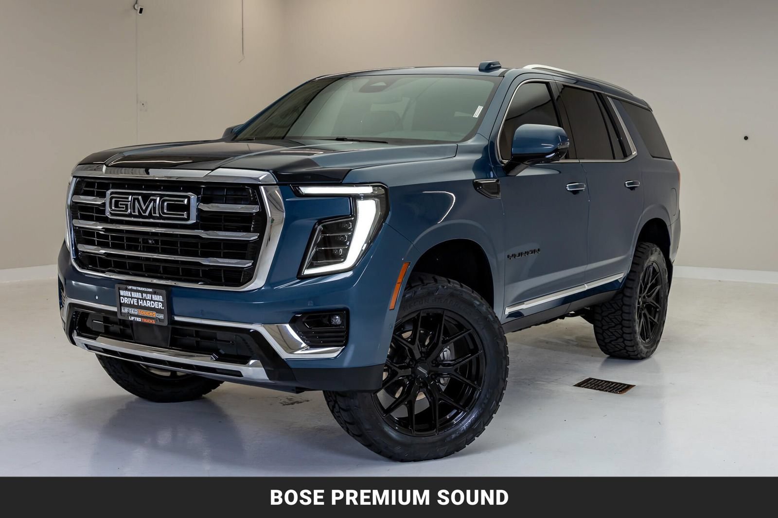Used 2025 GMC Yukon Elevation AWD/4WD image 5