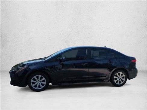 Used 2022 Toyota Corolla LE FWD image 18