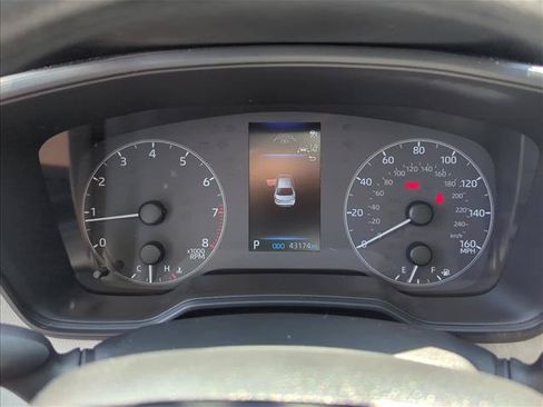 Used 2025 Toyota Corolla LE FWD image 12