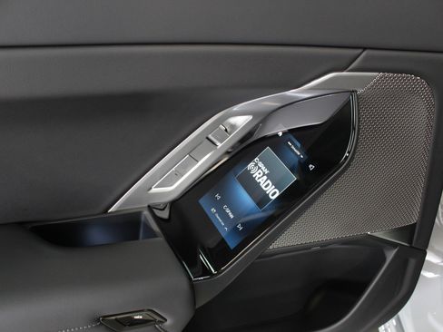 Used 2024 BMW 740i 740i M Sport Package image 37