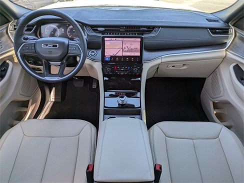 New 2025 Jeep Grand Cherokee Limited image 14