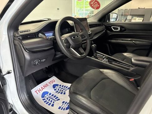 Used 2024 Jeep Compass Trailhawk AWD/4WD image 26