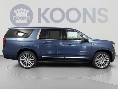 New 2026 GMC Yukon XL Denali w/ Denali Reserve Package AWD/4WD image 8