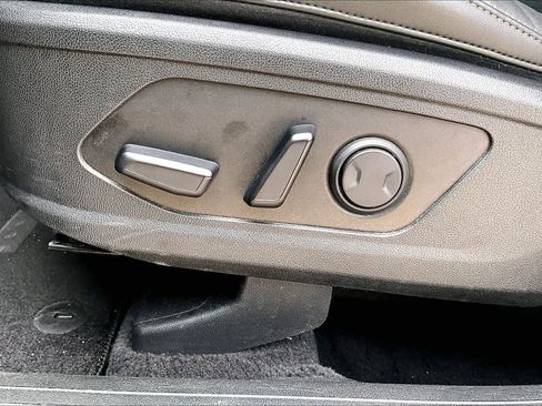 Certified 2024 Kia Sorento S image 33