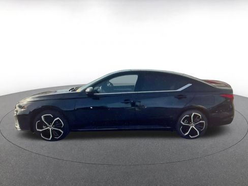 Used 2025 Nissan Altima 2.5 SR image 8