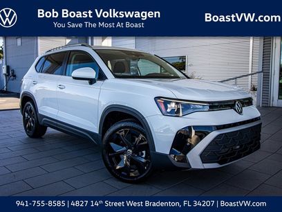 Certified 2025 Volkswagen Taos SE w/ Black Wheel Package