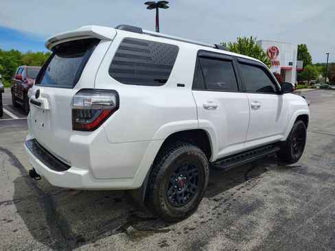 Used 2024 Toyota 4Runner SR5 Premium w/ Moonroof Package AWD/4WD image 4