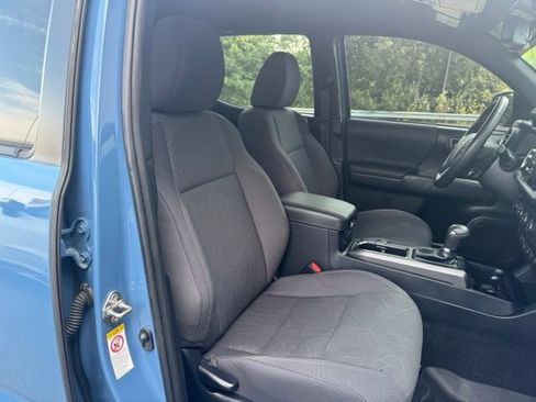 Used 2019 Toyota Tacoma TRD Sport AWD/4WD image 21