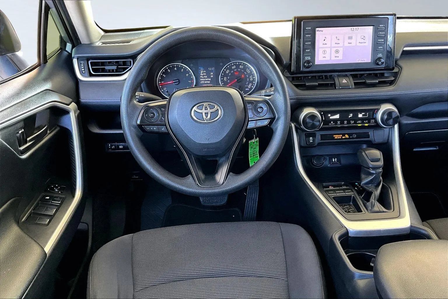 Used 2019 Toyota RAV4 LE FWD image 8