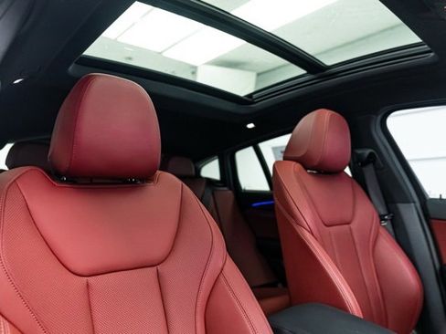 Used 2024 BMW X4 xDrive30i w/ Premium Package image 15