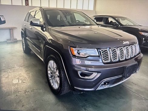 Used 2018 Jeep Grand Cherokee Overland w/ Jeep Active Safety Group image 5