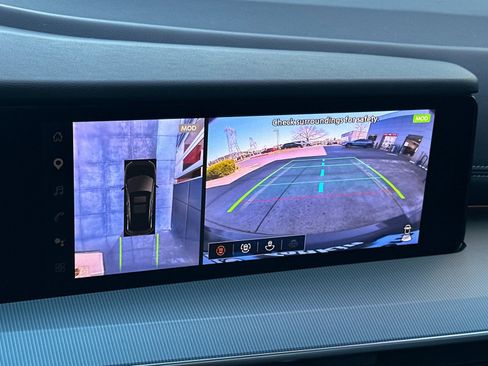 Used 2025 Nissan Murano SL image 19