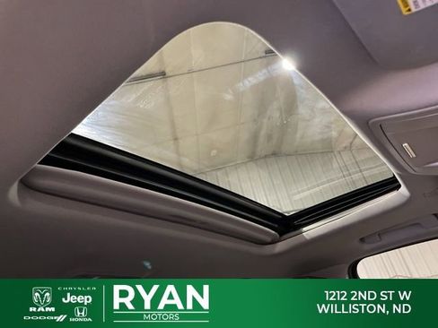 Used 2017 GMC Yukon XL SLT image 38