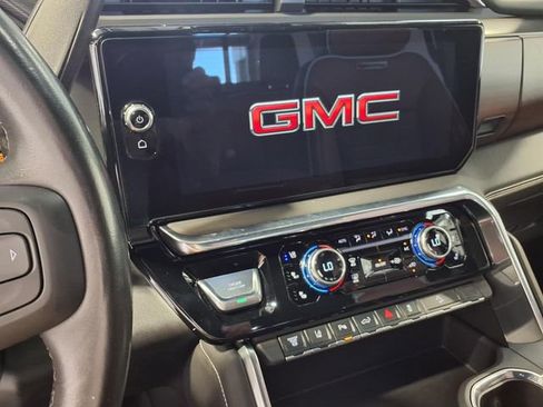 Used 2025 GMC Sierra 2500 Denali Ultimate AWD/4WD image 12