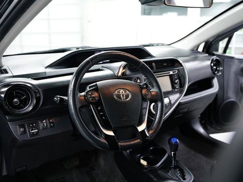 Used 2018 Toyota Prius C One image 10
