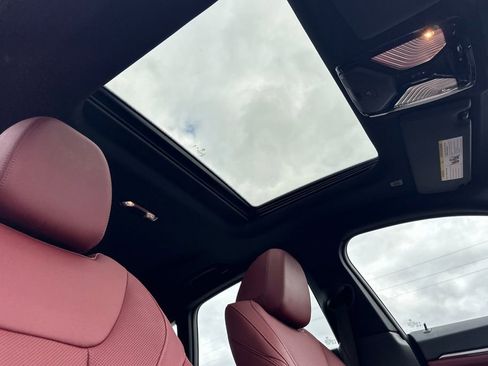 Used 2023 BMW i4 eDrive40 image 17