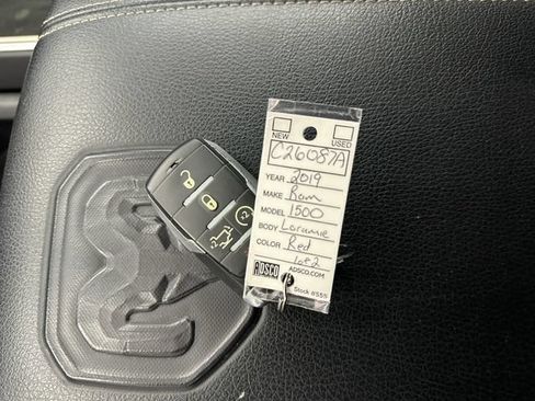 Used 2019 RAM 1500 Laramie AWD/4WD image 17