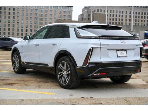 New 2026 Cadillac Lyriq Luxury image 5