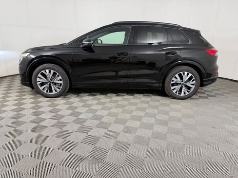 Used 2025 Audi Q4 e-tron Premium w/ Convenience Package RWD image 2