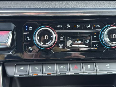 Certified 2025 GMC Sierra 1500 Denali AWD/4WD image 17
