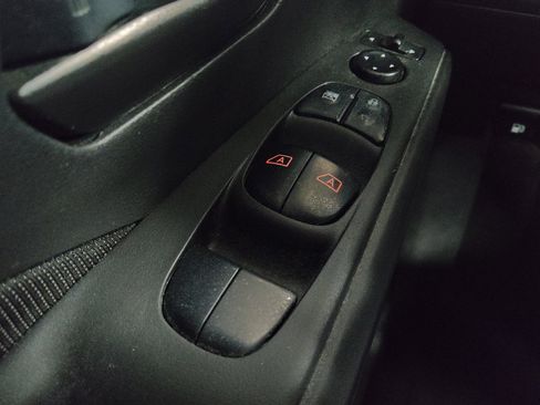 Used 2023 Nissan Kicks S FWD image 27