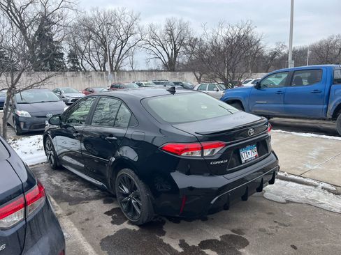 Used 2023 Toyota Corolla SE image 3