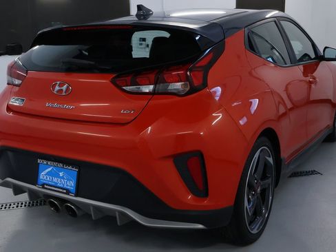 Used 2019 Hyundai Veloster Turbo R-Spec image 7