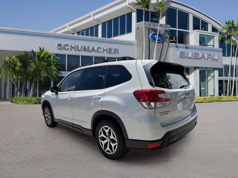 Used 2023 Subaru Forester Premium AWD/4WD image 5