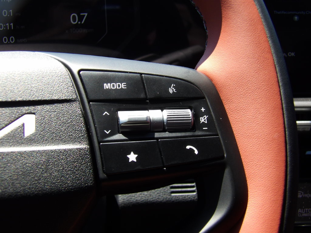 New 2026 Kia Sportage SX FWD image 16