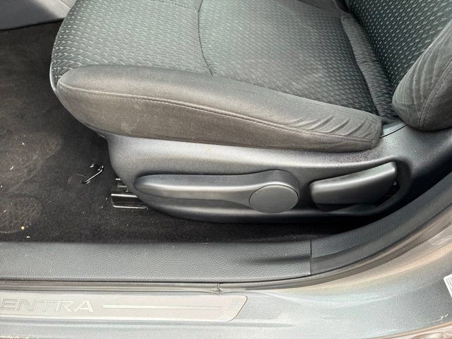 Used 2015 Nissan Sentra SR FWD image 15