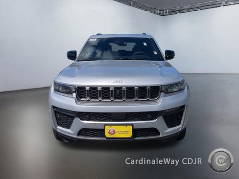 New 2026 Jeep Grand Cherokee Limited w/ Luxury Tech Group II AWD/4WD image 2