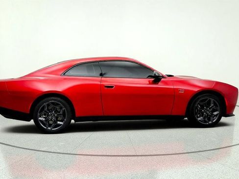 Used 2025 Dodge Charger Daytona R/T w/ Sun & Sound Package AWD/4WD image 4