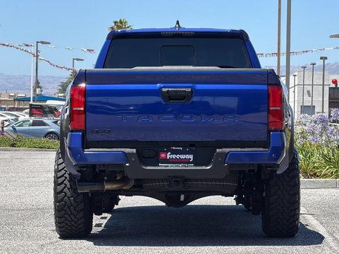 Used 2025 Toyota Tacoma 4x4 Double Cab image 6